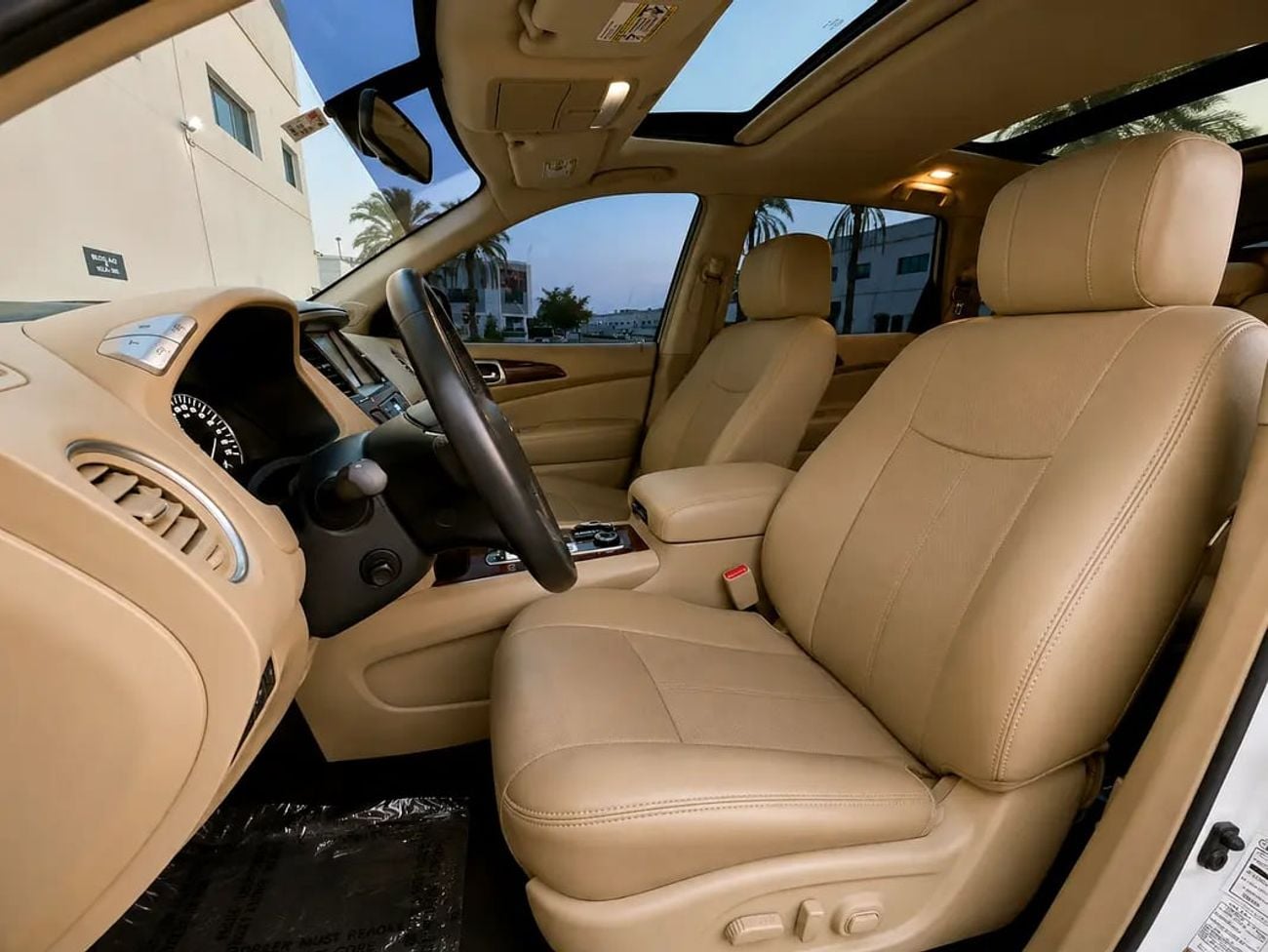 Nissan Pathfinder 873 P.M | SL | GCC Specs | Low Mileage | Family SUV