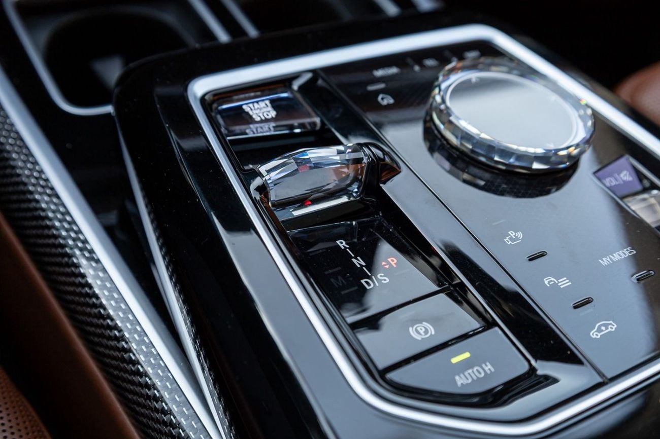 BMW 740i LUXURY PURE EXCELLENCE 2023 BMW 740i GCC | Agency Warranty