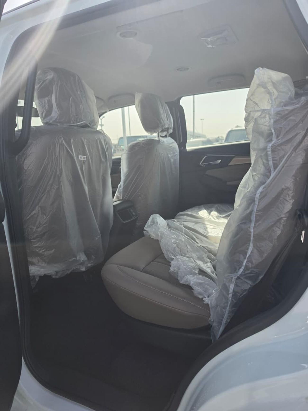 Isuzu MU X Isuzu MU-X 3.0 4JJ3 2026 – 4×4 | Diesel | 6AT | White / Grey
