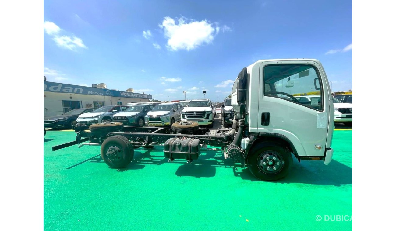 Isuzu NPR 4 ton