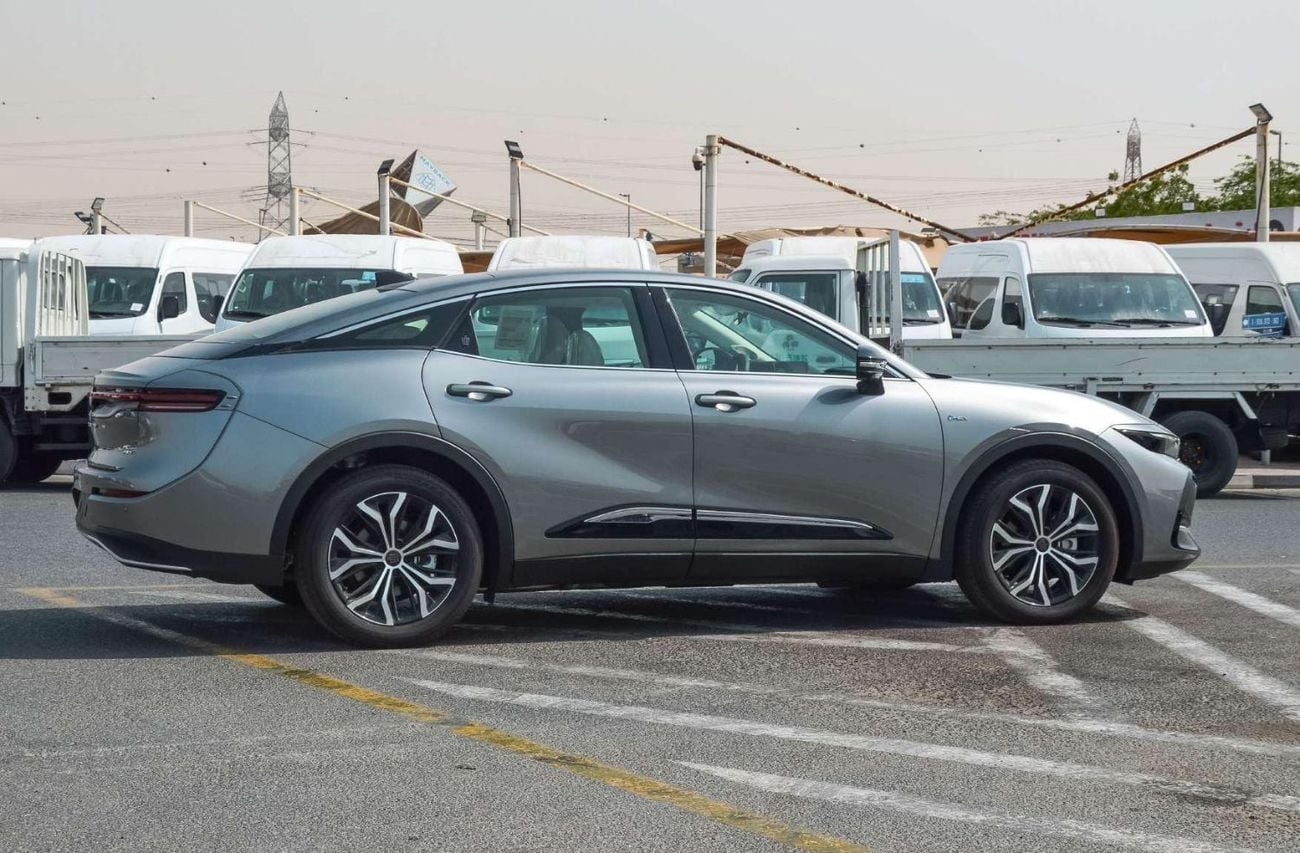 تويوتا كراون HEV 2.5L FWD SEDAN 2026