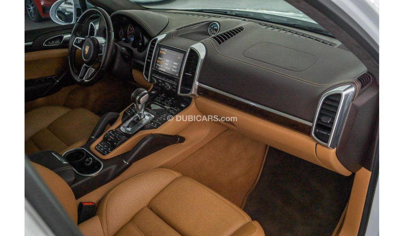 Porsche Cayenne 2016 Porsche Cayenne GTS 3.6L V6/ High Option / Sport Chrono Package & Sports Exhaust