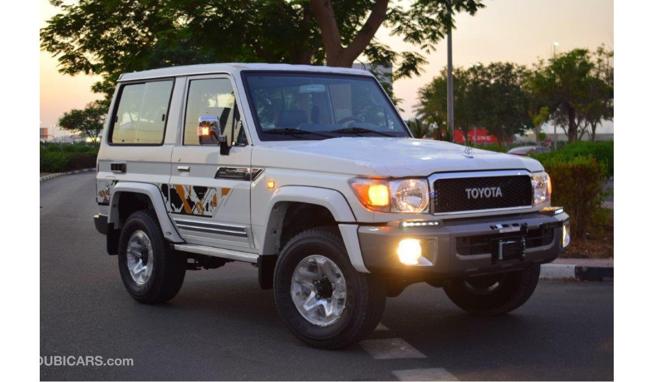 تويوتا لاند كروزر هارد توب 71 XTREME V6 4.0L Petrol MT With Differential Lock