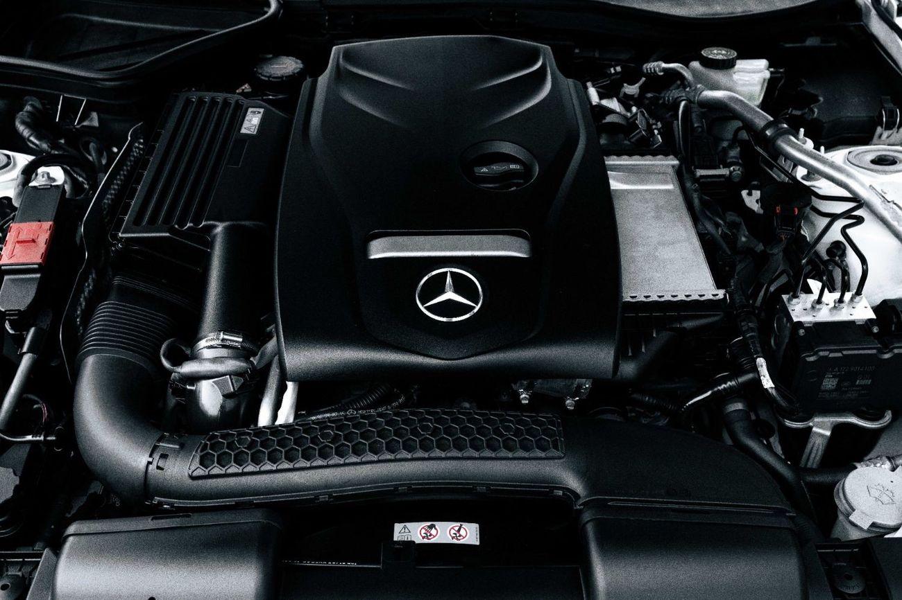 Mercedes-Benz SLK 200 200 | 2,019 P.M (4 Years)⁣ | 0% Downpayment | Pristine Condition!