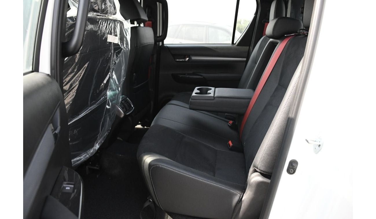 تويوتا هيلوكس GR Sport with Wireless Charger