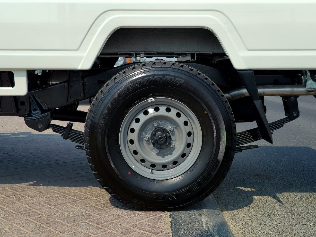 Toyota Land Cruiser 70 TOYOTA LC79 SINGLE CABIN DIESEL 2.8 MT - STD - E - MODEL 2025 - WHITE INSIDE BEIGE - OMANI