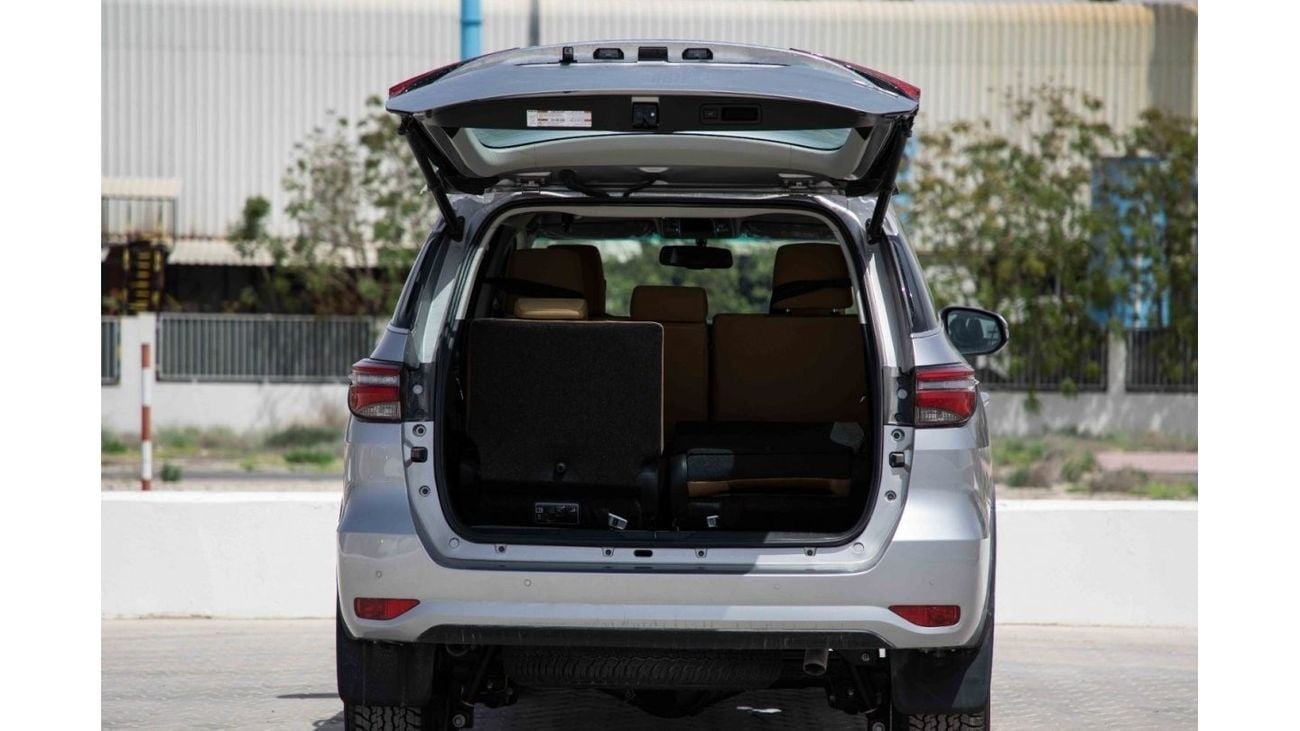 Toyota Fortuner 2023 Toyota Fortuner 4X4 2.8 18'I AL - Silver inside Chamois | Export Only