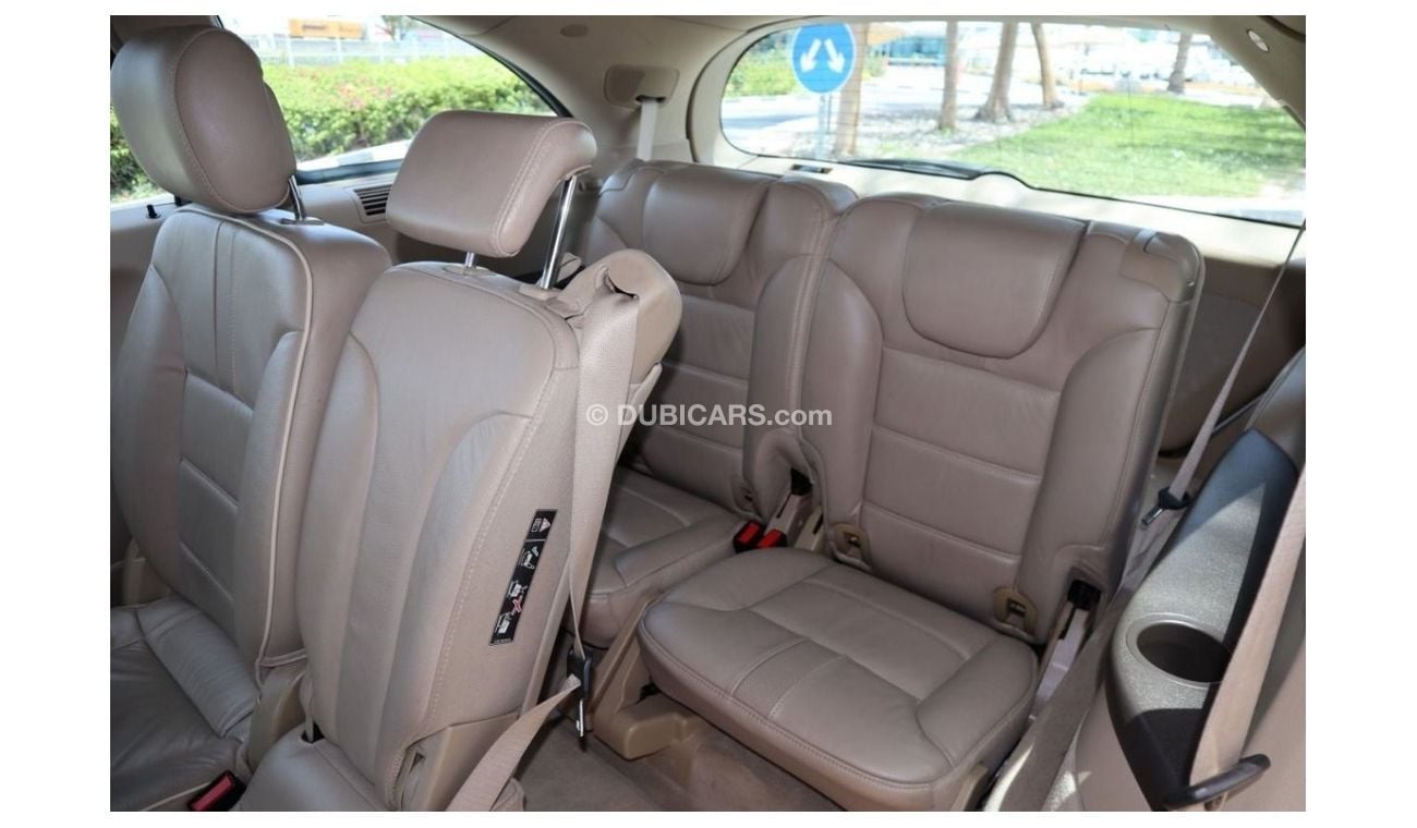 Mercedes-Benz R 350 MERCEDES BENZ R350 —4 MATIC—GCC FULL SERVICE HISTORY WITH WARRANTY AND FREE REGISTRATION