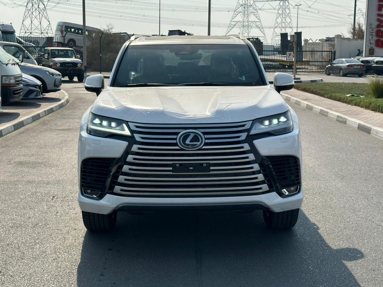 لكزس LX 700h Signature