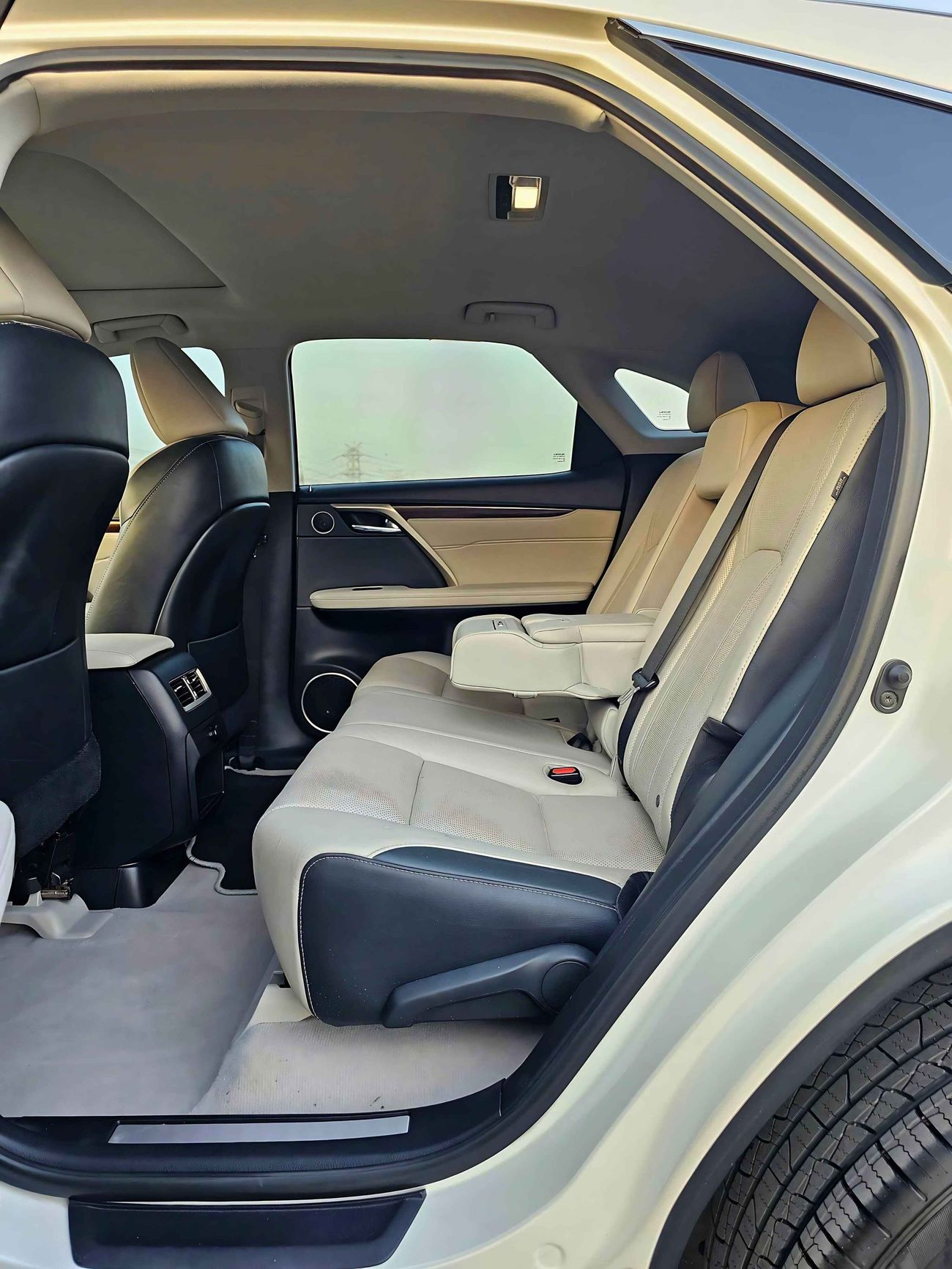 لكزس RX 350 LARGE/ SUNROOF/ RADAR/ FULL OPTION/ ORG MILEAGE/ RTA PASSED/ 1343 MONTHLY / LOT#109773