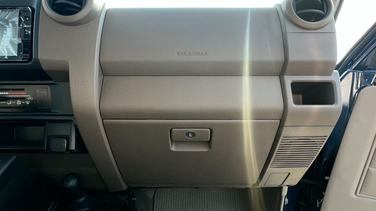 تويوتا لاند كروزر بيك آب 4.0L Double Cab