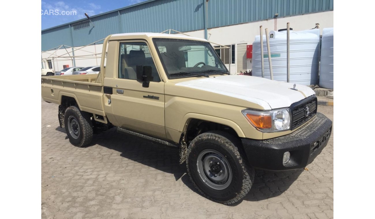 Toyota Land Cruiser Pick Up Single Cabin Diesel 4.2 L V6 2019