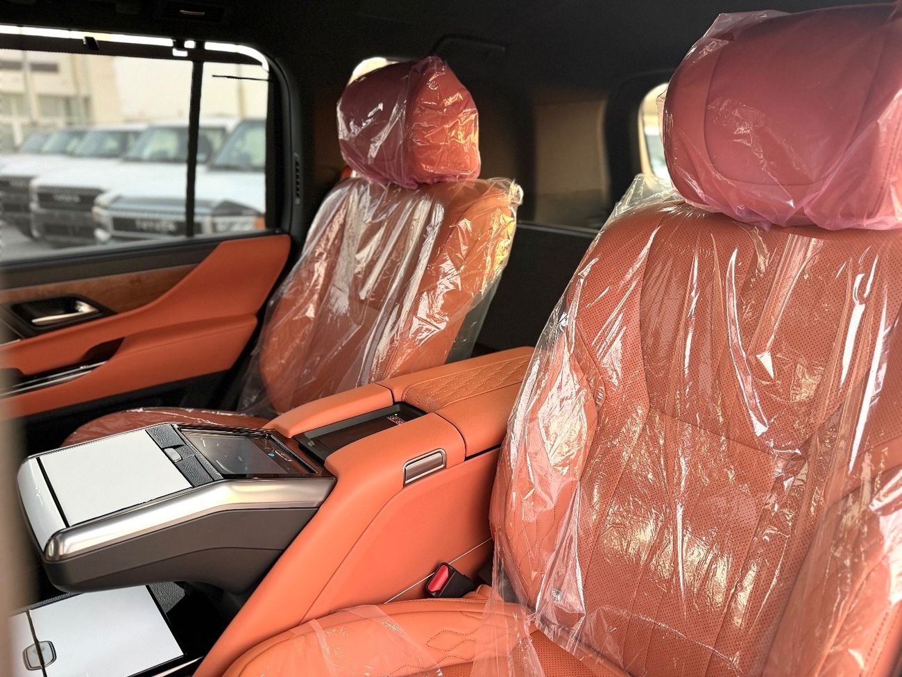 Lexus LX 600 LX 600 VIP || Kuro || 4 Seats || 2025