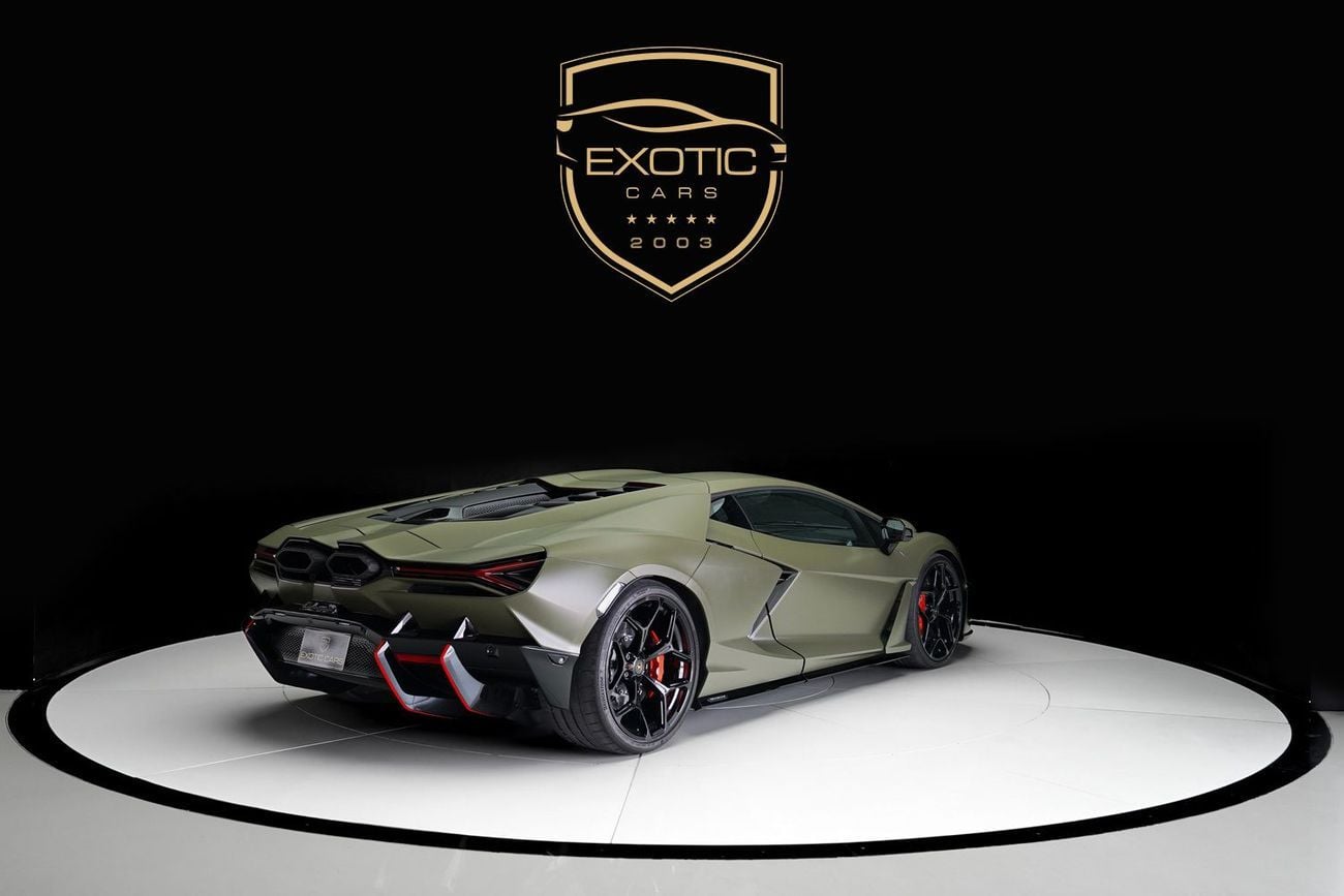 لامبورغيني ريفويلتو 6.5L V12 Hybrid