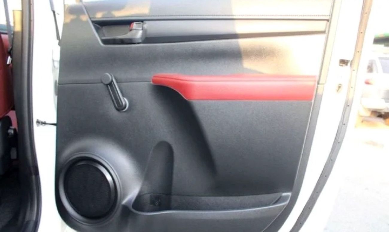 تويوتا هيلوكس 2025 DOUBLE CAB PICKUP DLX-G 2.4L DIESEL 4WD 6-SEATER MANUAL TRANSMISSION