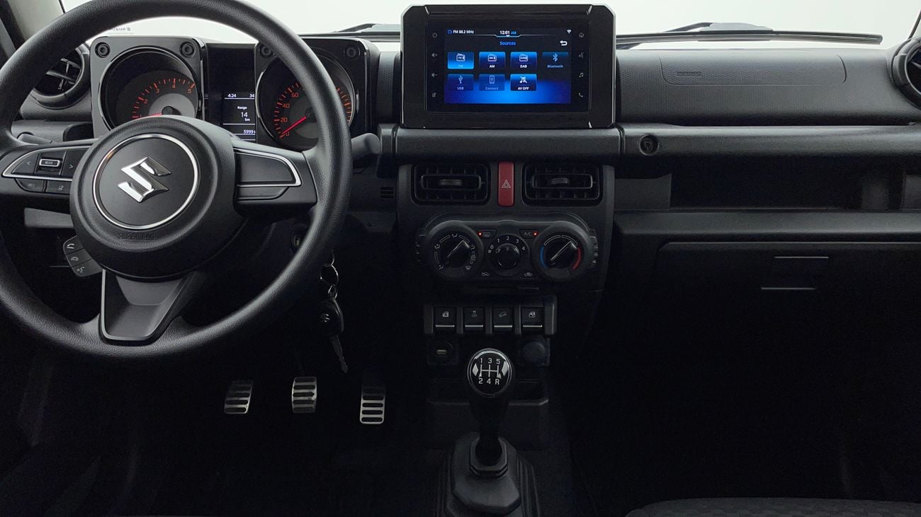 سوزوكي جيمني GL M/T 1.5 | بدون دفعة مقدمة | اختبار القيادة في المنزل