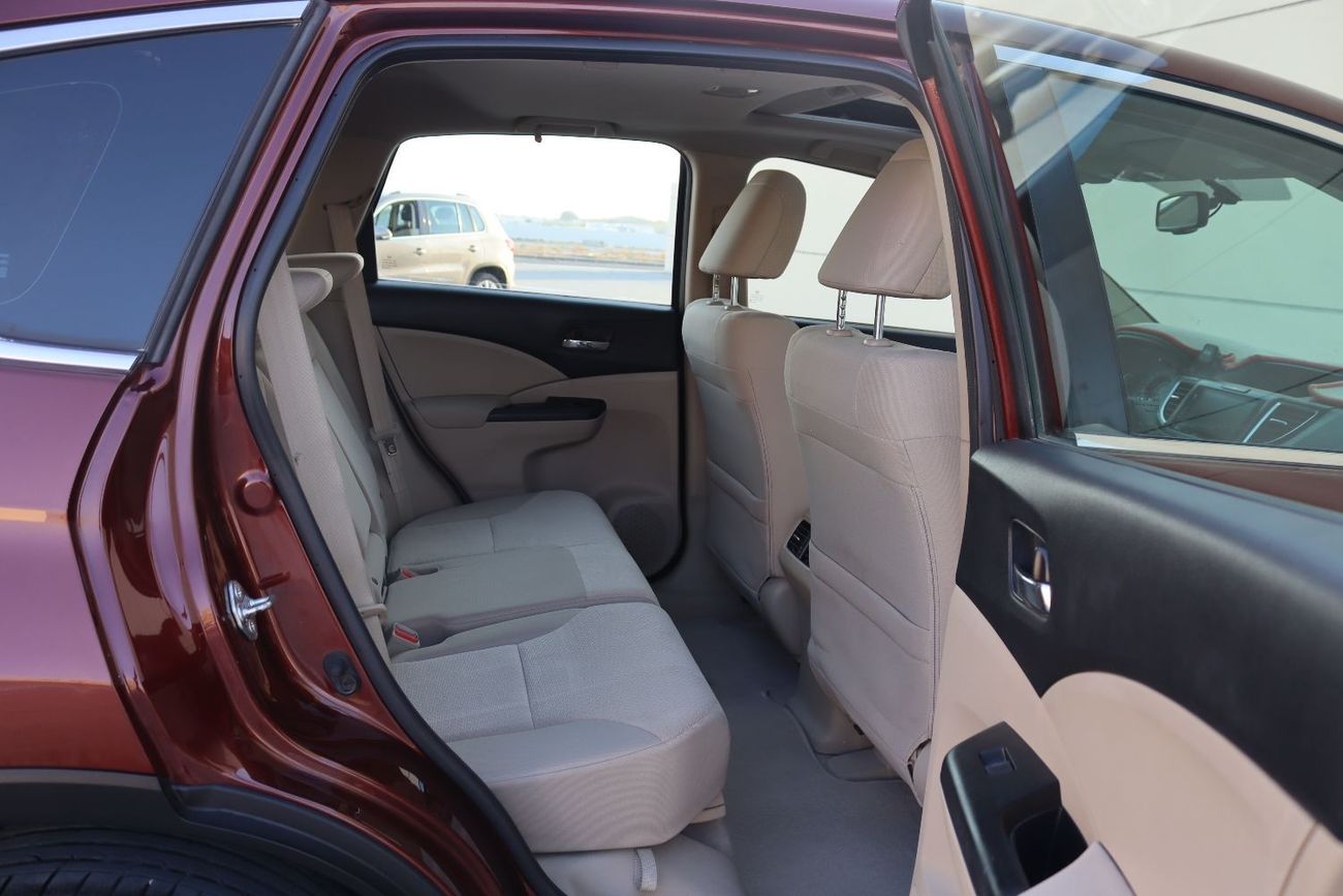 هوندا سي آر في LX خالية من الحوادث - خليجي - فتحة سقف - بحالة الوكالة من الداخل والخارج