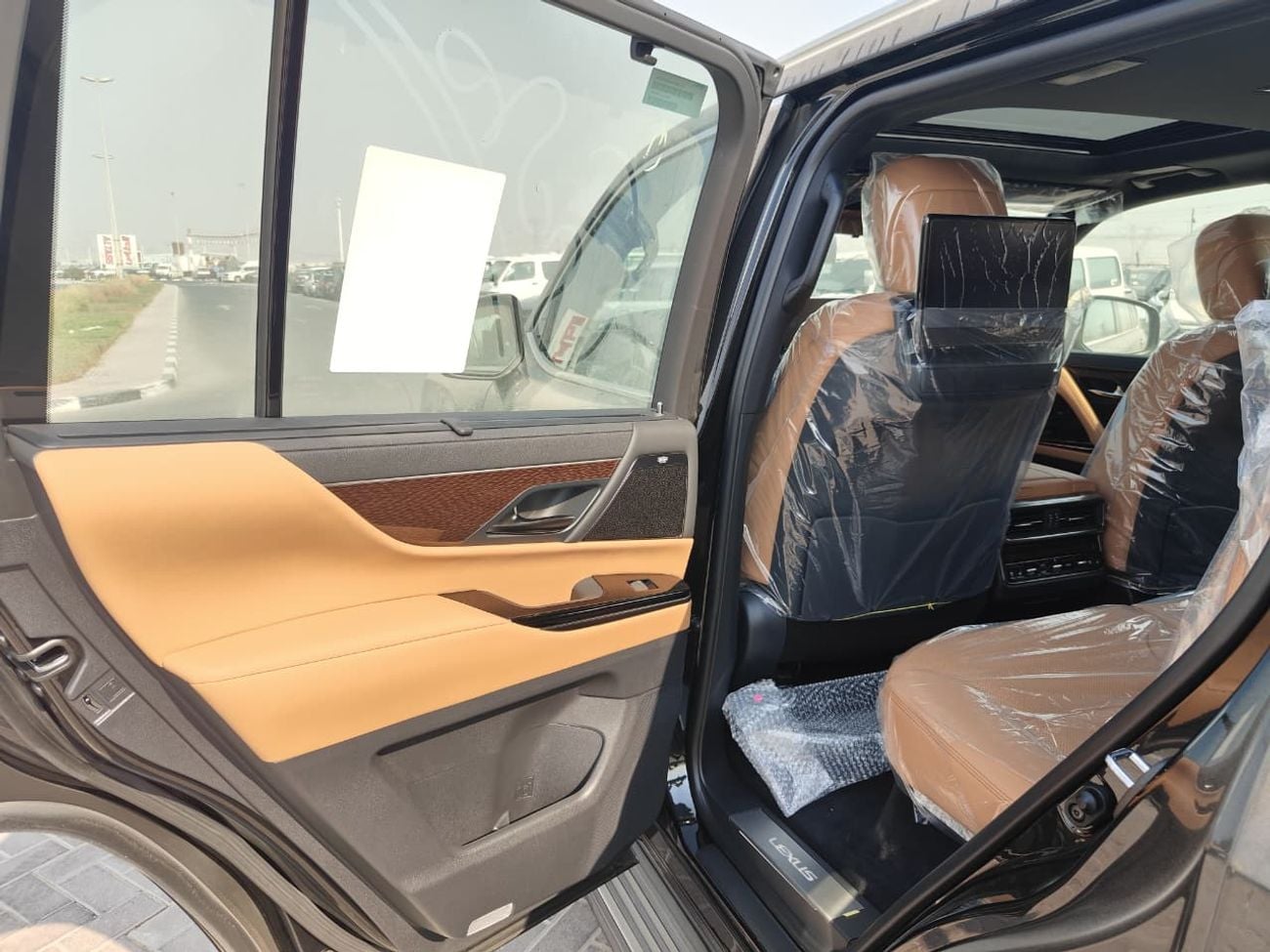 لكزس LX 600 2026 Lexus LX600 Signature (7-Seater) 3.5L V6 Twin-Turbo Petrol A/T 4WD Export Only