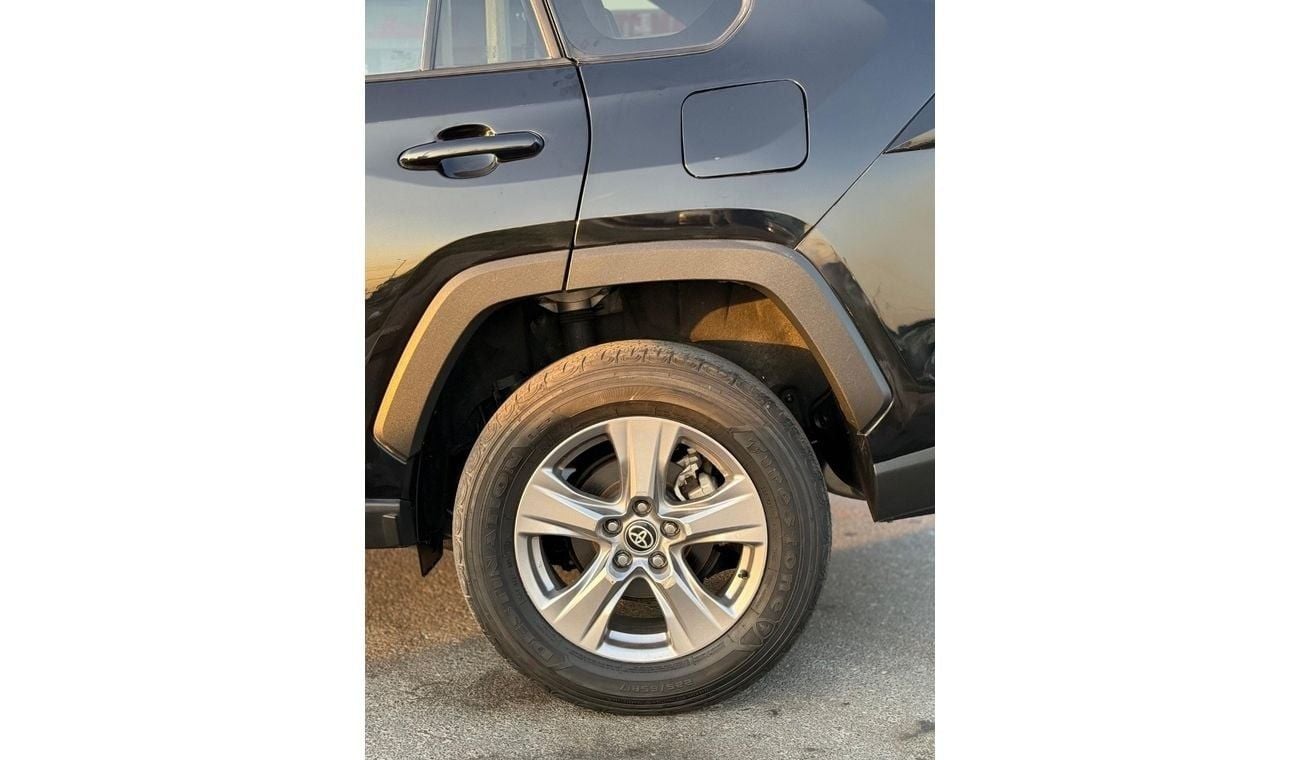 Toyota RAV4 TOYOTA RAV4 XLE 2023