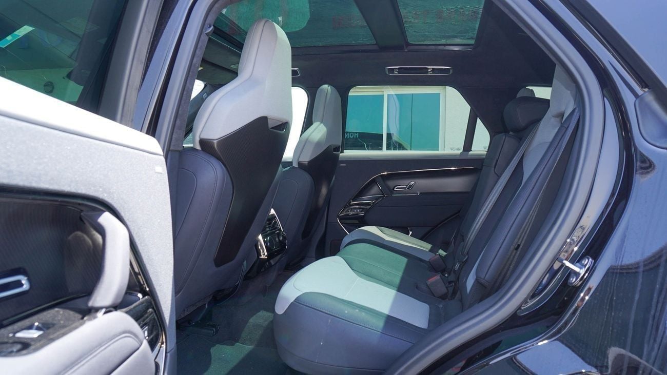 Land Rover Range Rover Sport SV Edition One P635 4.4L SV P635 (For Local registration plus 10%)