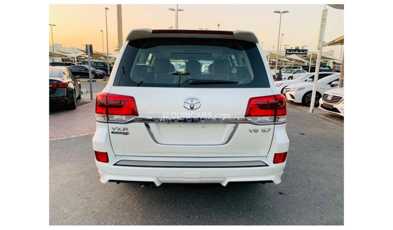 تويوتا لاند كروزر VXR