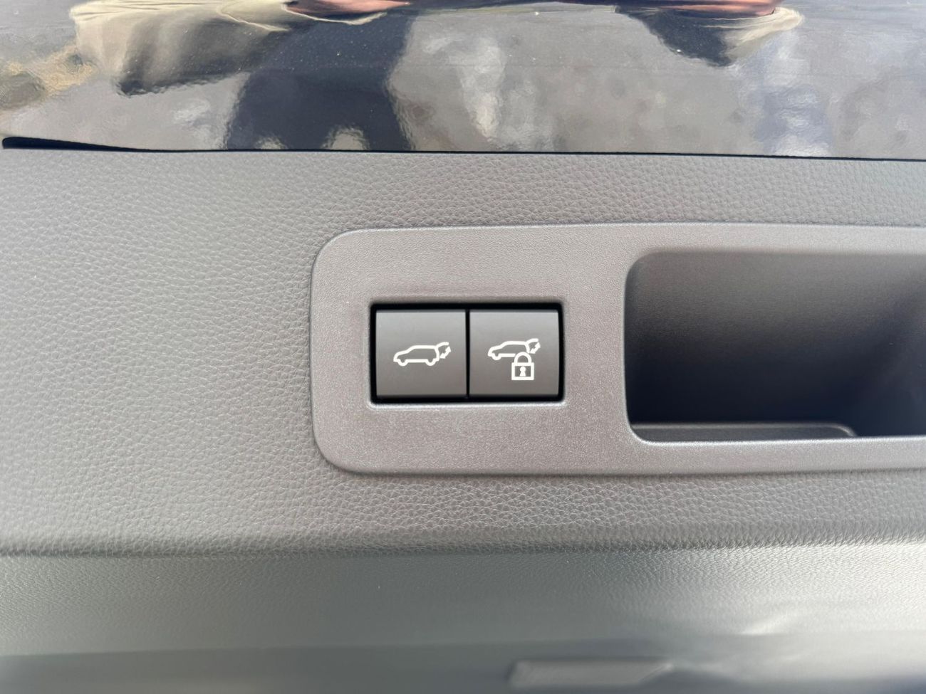 تويوتا لاند كروزر 3.5T GR-Sport Hybrid