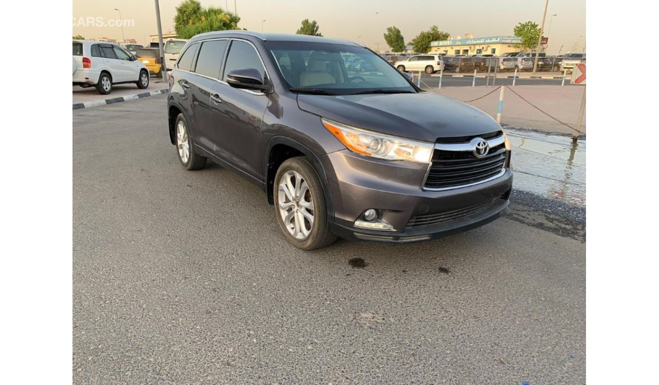 Toyota Highlander LE AWD 3.5L V6 2014 AMERICAN SPECIFICATION