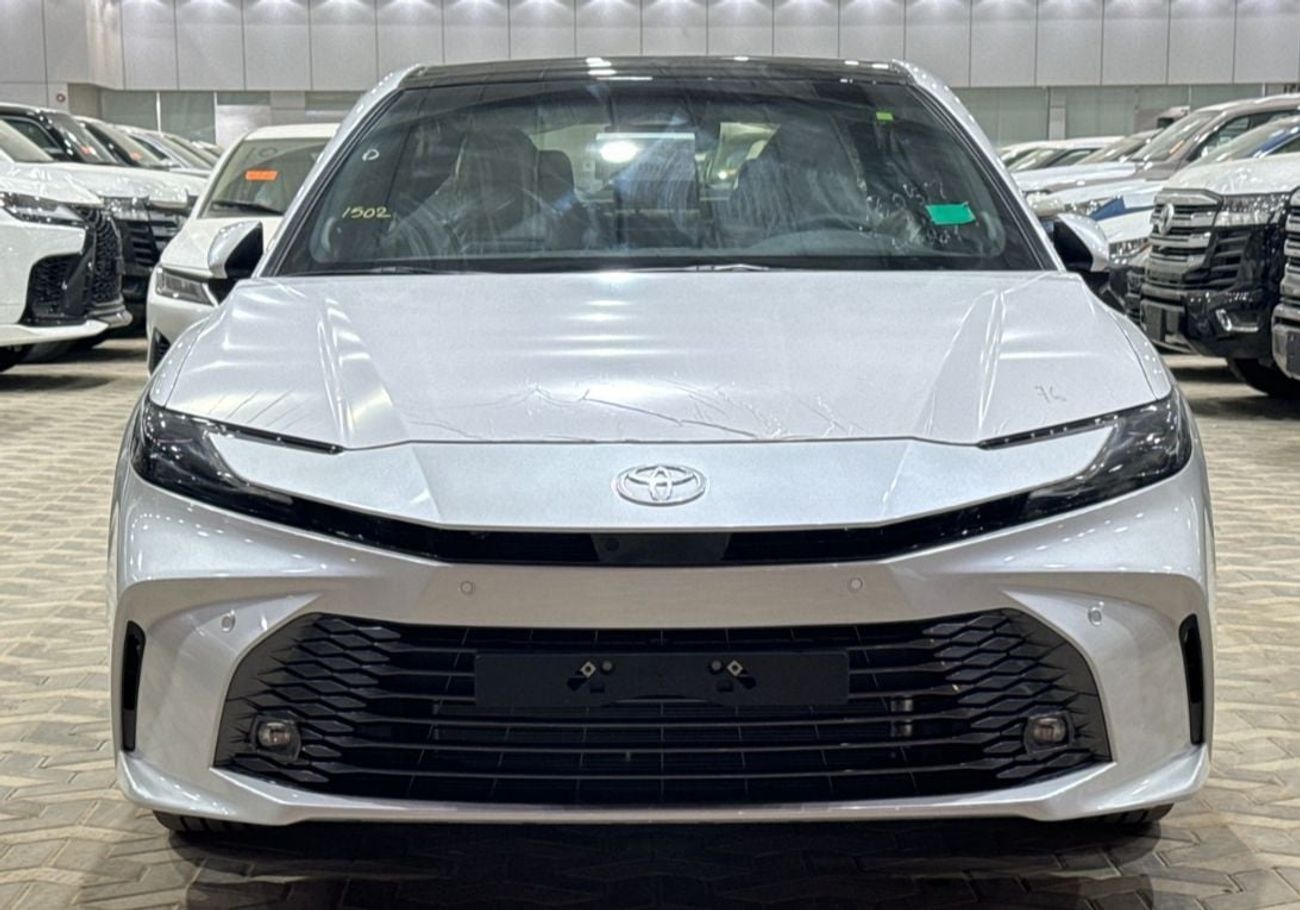Toyota Camry 2.5L Lumiere  HEV , Leather seat, Panoramic Roof Full option 2026 Saudi Specs