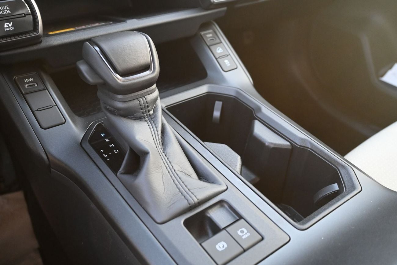 تويوتا راف ٤ Toyota RAV4 XLE 2.5L Hybrid AWD, Model 2026