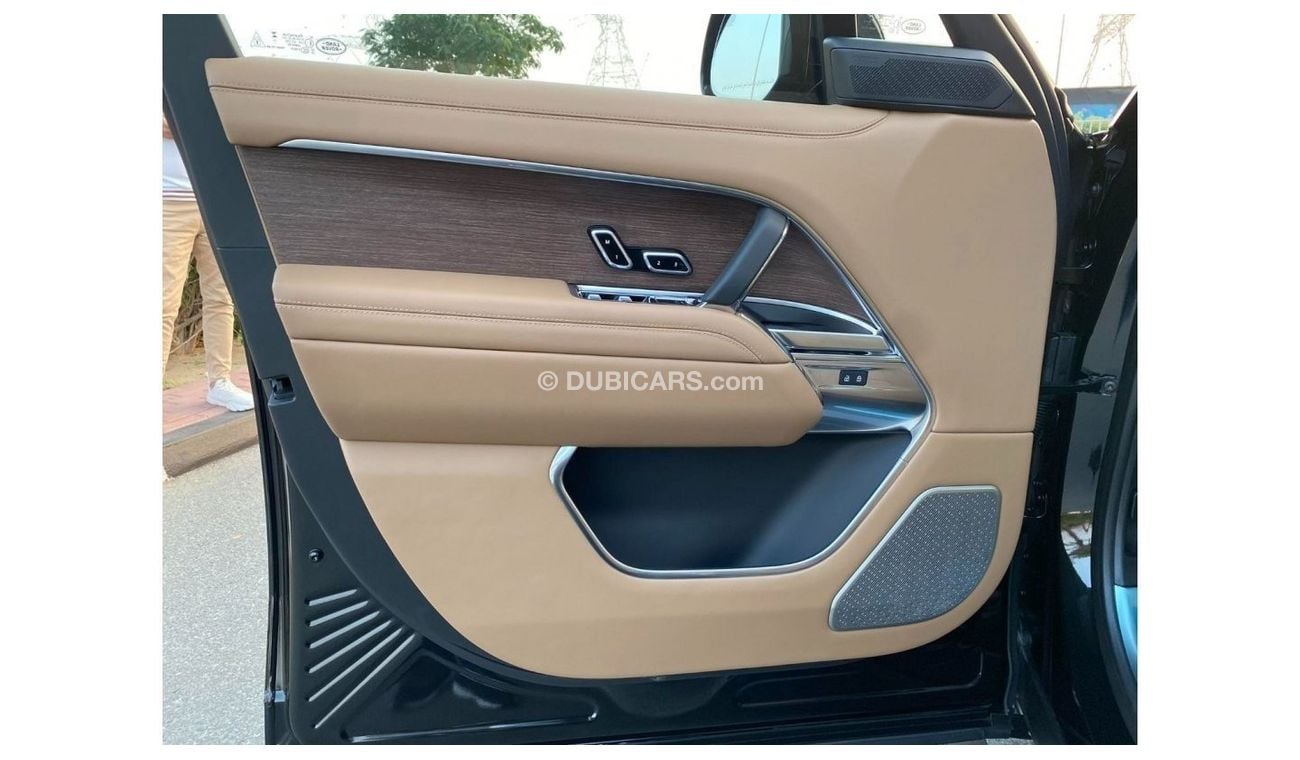 Land Rover Range Rover **2024**GCC SPEC UNDER WARRANTY AND SERVICE