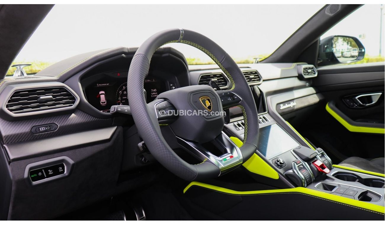 Lamborghini Urus Graphite Capsule