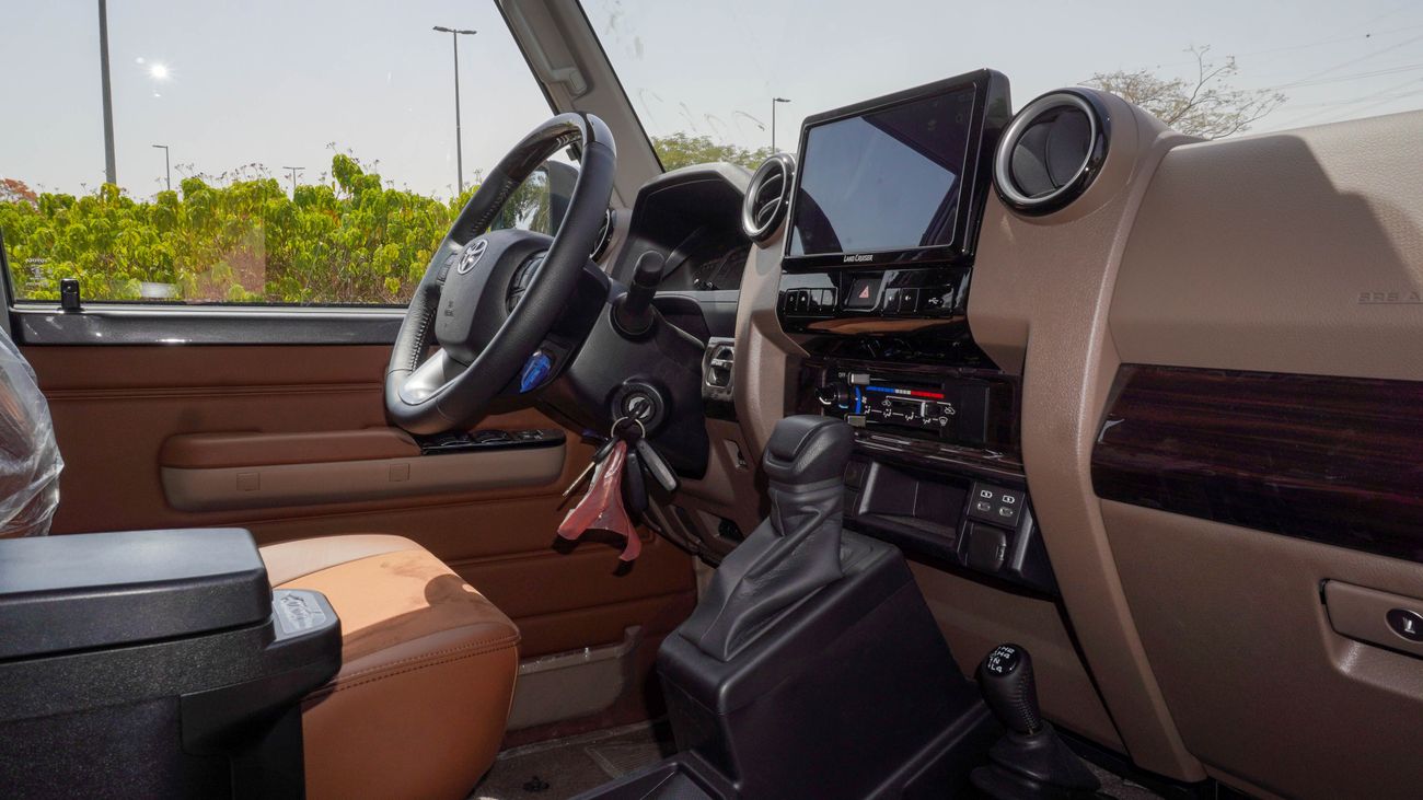 Toyota Land Cruiser 70 LX 4.0 L. 6