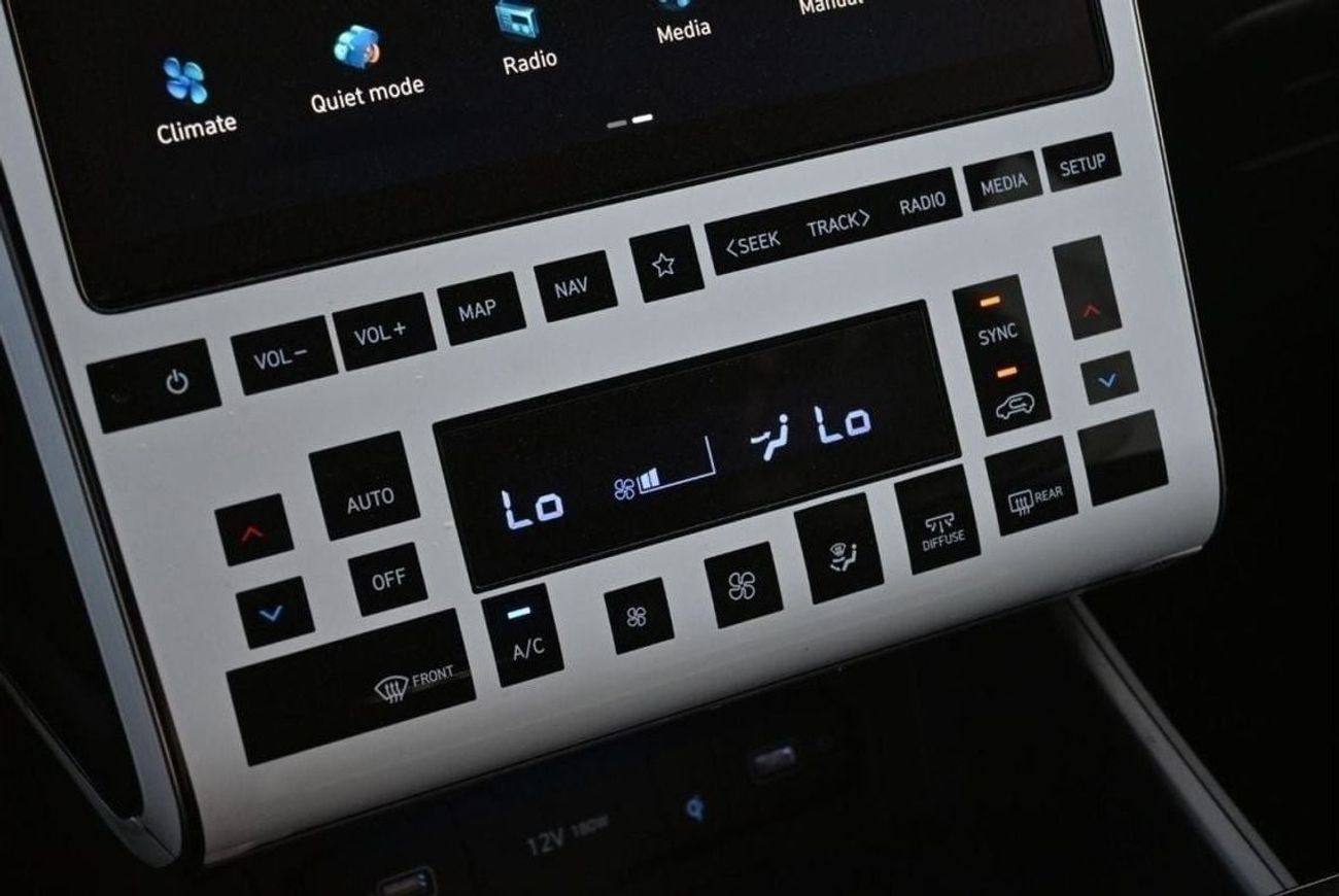 Hyundai Tucson Hyundai Tucson 1.6L Turbo, Petrol, (Mid+ Option) Model 2022, Color White (Export Price)