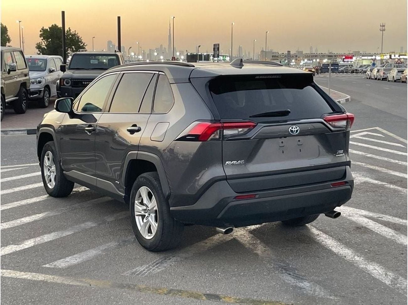 تويوتا راف ٤ XLE 2.5L 2020 TOYOTA RAV4 XLE HYBRID FULL OPTIONS IMPORTED FROM USA