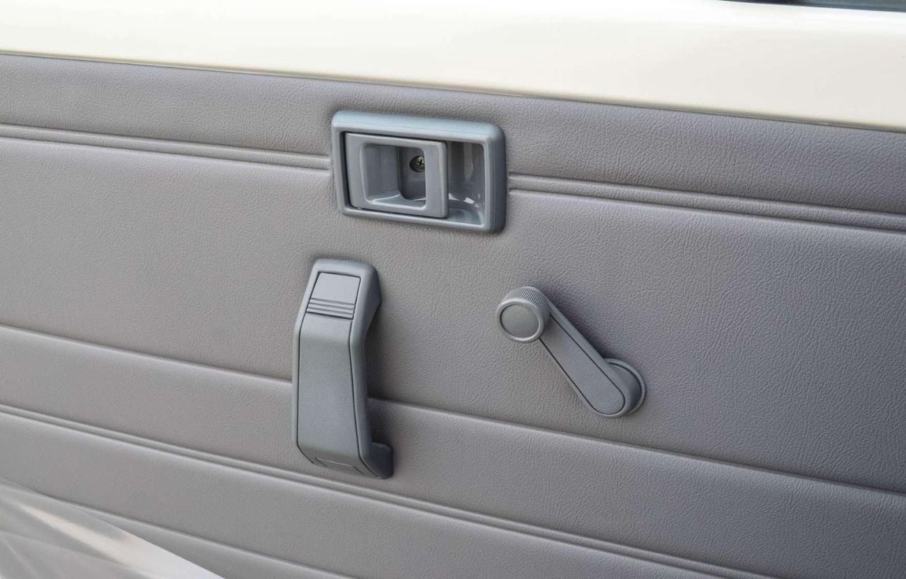 تويوتا لاند كروزر 70 TOYOTA LAND CRUISER 78 (AMBULANCE) 4.0L V6 4WD 2026