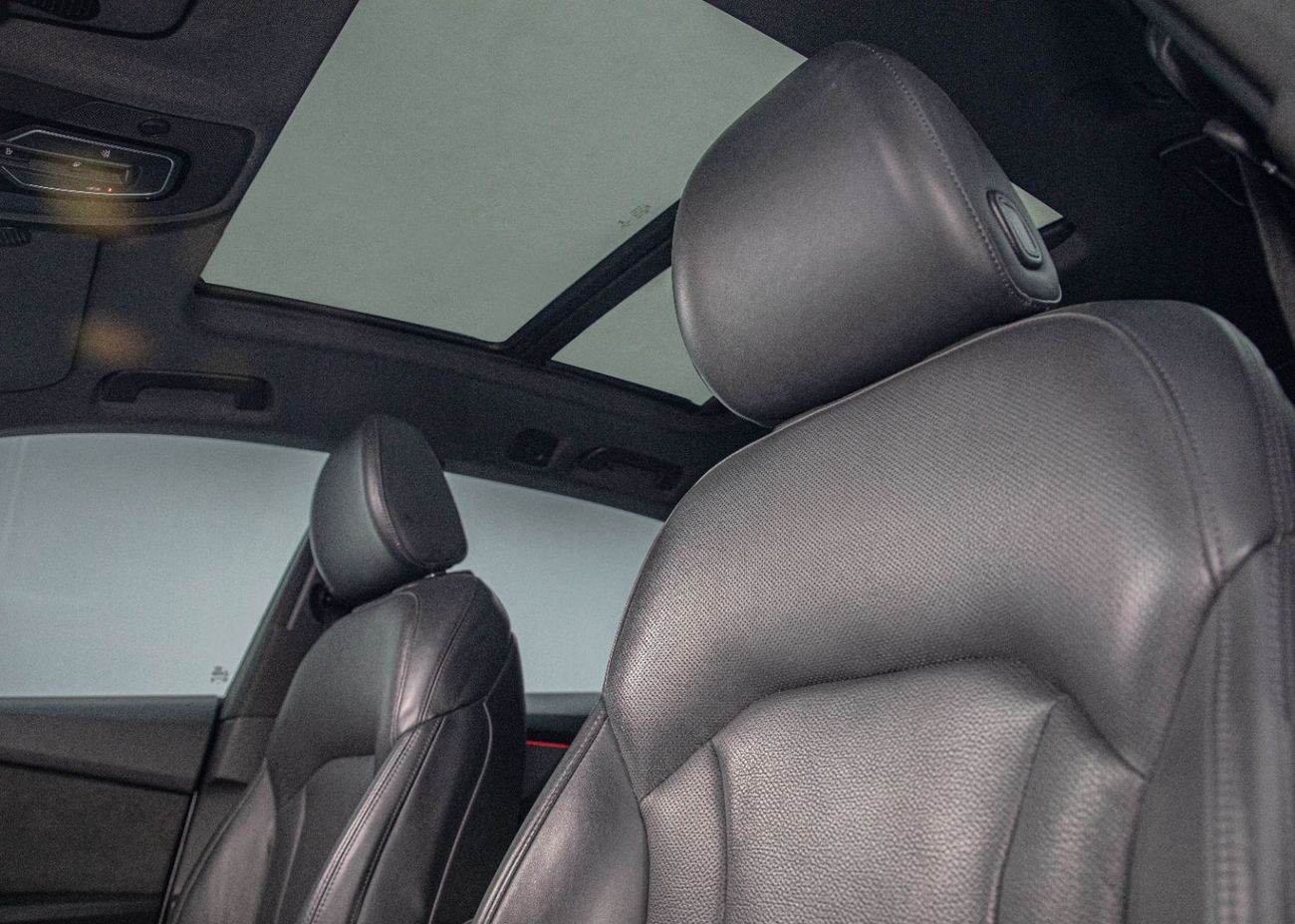 Audi Q8 55 TFSI quattro S-Line 3.0L (340 HP)