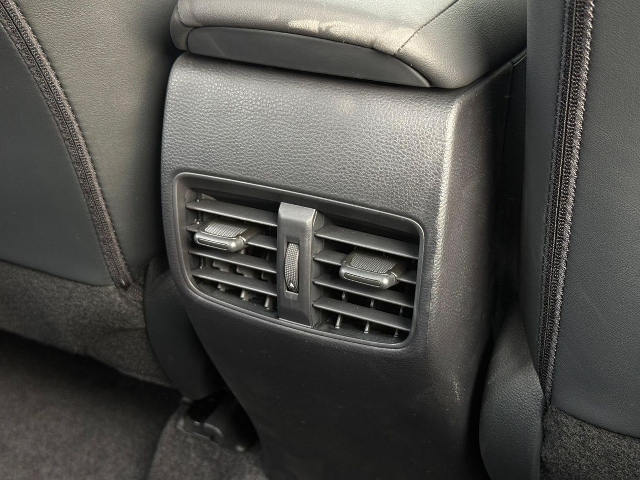 تويوتا كورولا كروس Facelift 2.0L HEV 2025 Model Export Price @ 73,500 AED