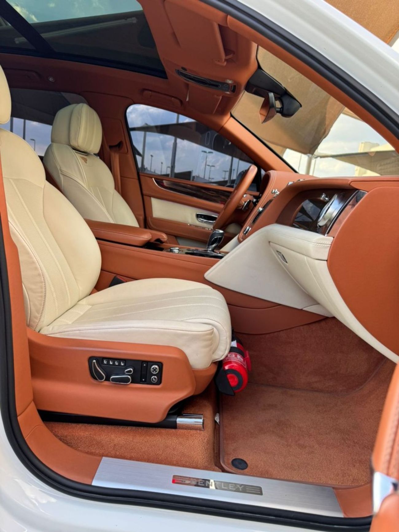 Bentley Bentayga BENTLEY BENTAYGA V8 GCC FULL OPTION ORIGINAL PAINT PERFECT CONDITION