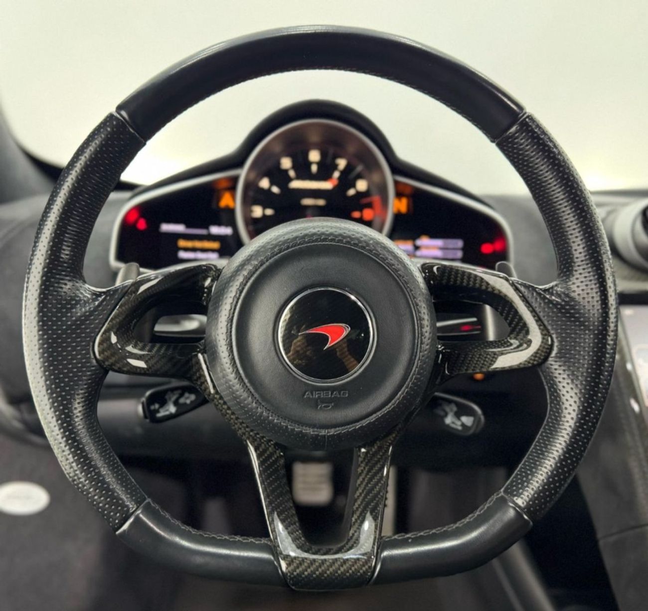 McLaren 650S 2015 McLaren 650s, Full Service History, Carbon Fiber Package, Low Kms, GCC