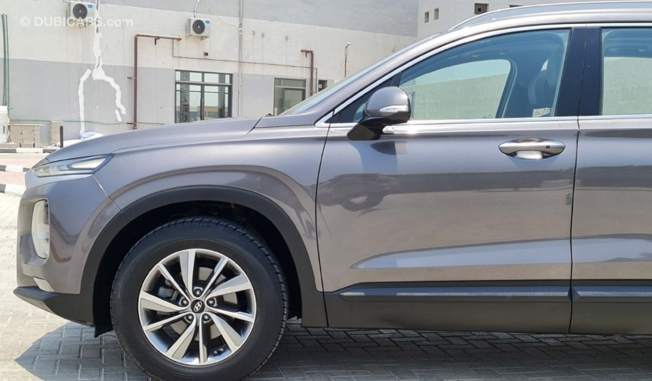 Hyundai Santa Fe GLS Mid Option 2019 2.4L 4 Cylinders GCC