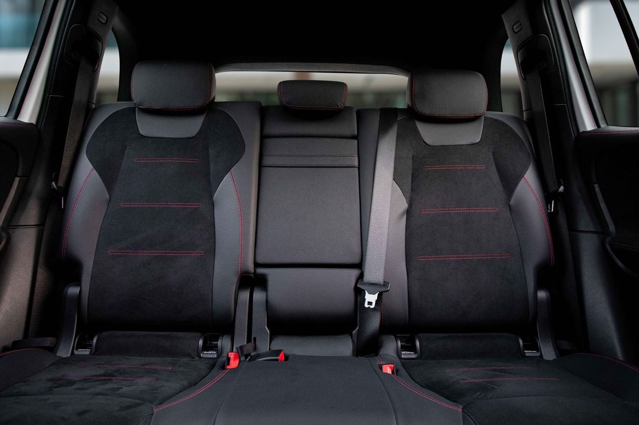مرسيدس بنز GLB 200 STANDARD | 3,193 P.M | 0% Downpayment | 2030 Warranty/Service!