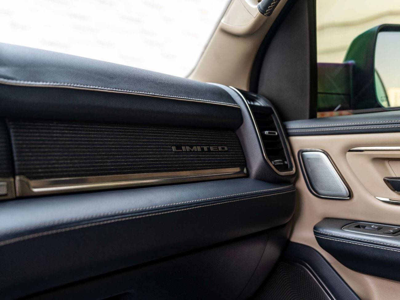 رام 1500 Limited 5.7L (6 Seater)