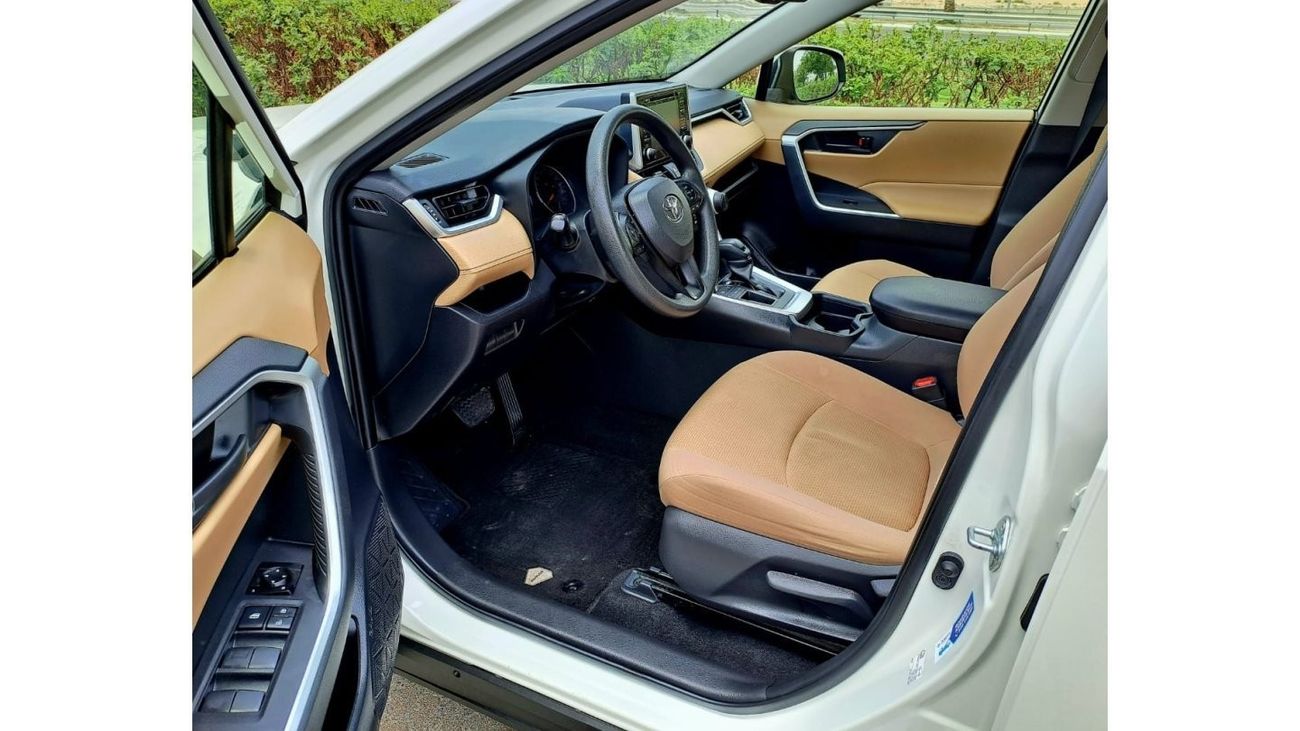 Toyota RAV4 EX 2021 2.5L GCC (1370/-Monthly)