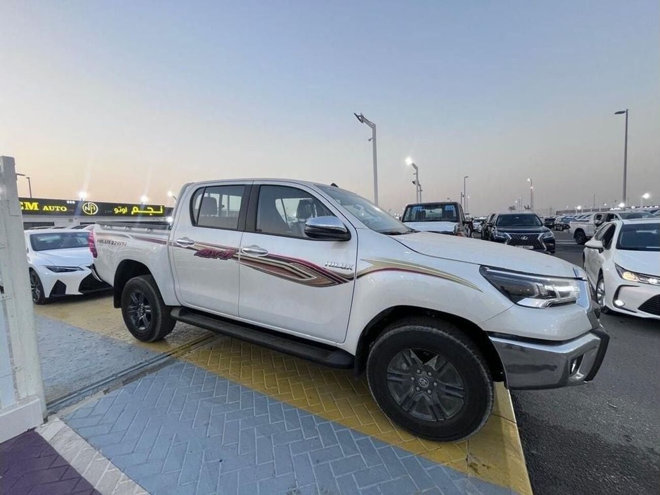 تويوتا هيلوكس GXL-S 2.7L PETROL A/T 4WD OMAN SPECS