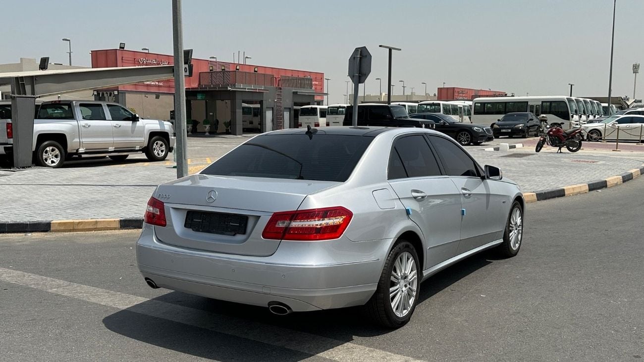 Mercedes Benz E300 ELEGANCE