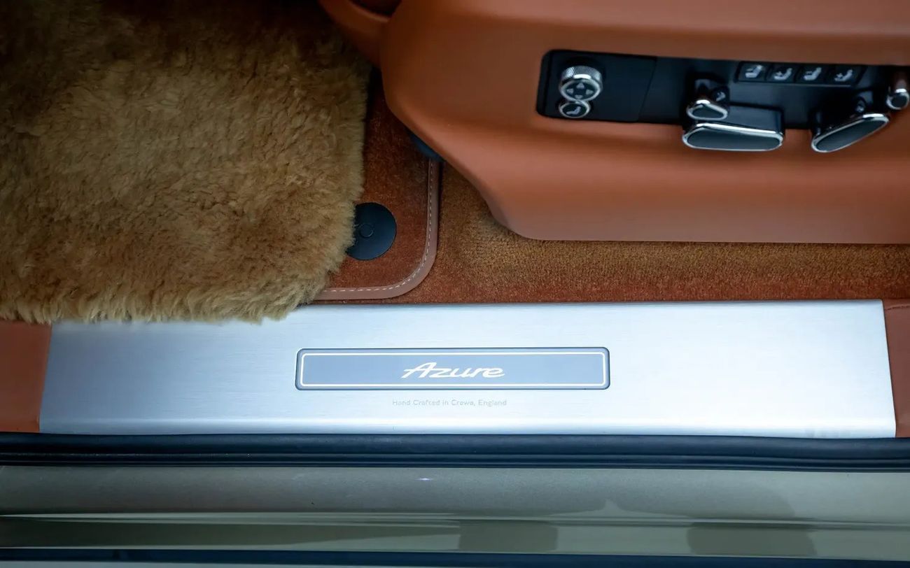 بنتلي بينتايجا Azure 4.0T - GCC Spec - With Warranty and Service contract ( Al Habtoor )