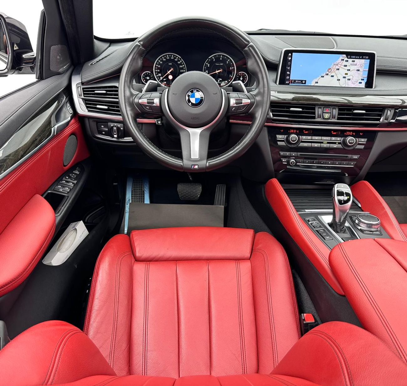BMW X6 V6 3.0L 2019 BMW X6 xDrive35i M-Sport, One Year Unlimited KM Warranty, BMW Full Service History, GCC