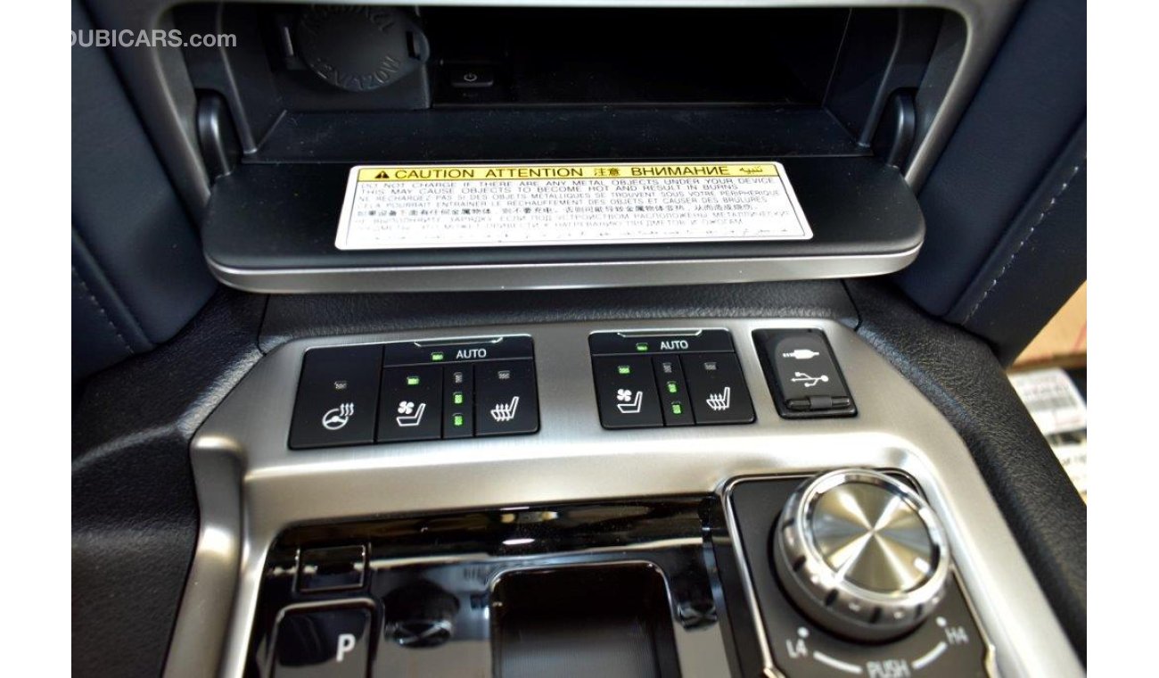 Toyota Land Cruiser 200 VX 4.5L V8 DIESEL EXECUTIVE LOUNGE