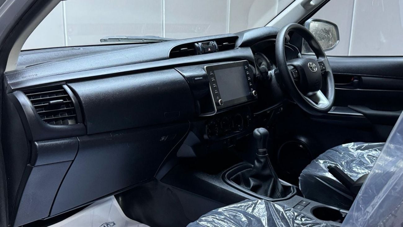تويوتا هيلوكس HILUX SMART CABIN (1.5) MANUAL DEISEL