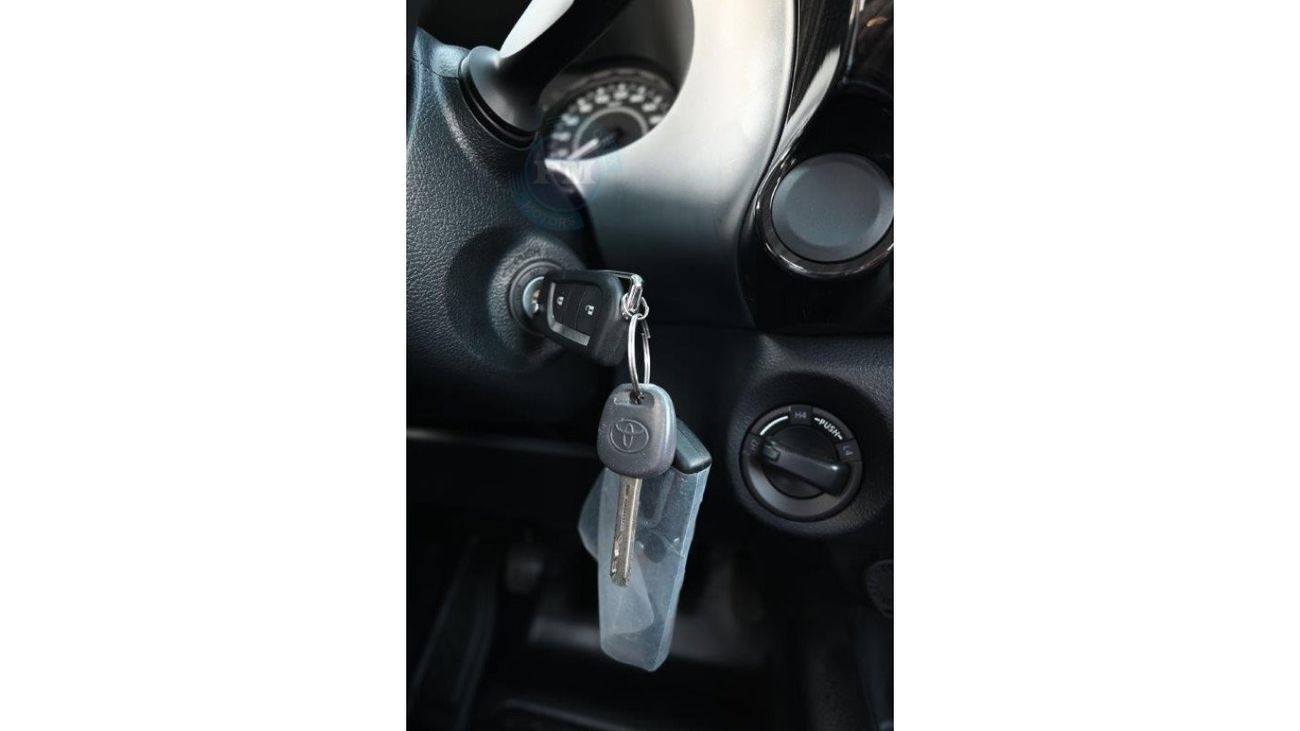 Toyota Hilux 2.4L 4wd Single Cabin